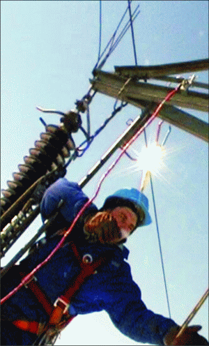 Trei filiale "Electrica" rămân în proprietatea statului şi vor fi listate la Bursă Trei filiale "Electrica" rămân în proprietatea statului şi vor fi listate la Bursă